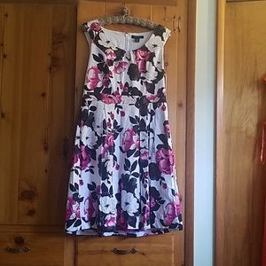 Vintage style White House Black Market